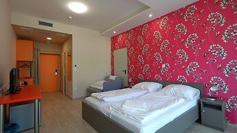 Colors Holiday Hotel