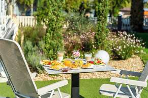 Colors Holiday Hotel