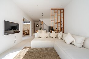 Casa Bella Villa by Betterplace