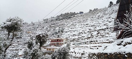 The Vintage Hill Village - Himalayan Boutique Resort