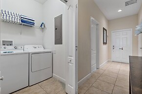 Amazing 5 Bedrooms and 04ba 6 Miles From Disney