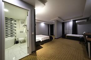 Eniza Hotel