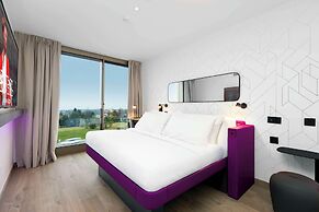 YOTEL Geneva Lake