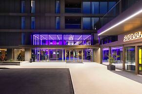 YOTEL Geneva Lake