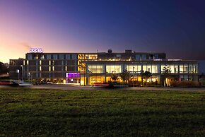 YOTEL Geneva Lake
