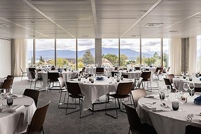 YOTEL Geneva Lake