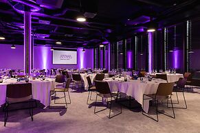 YOTEL Geneva Lake