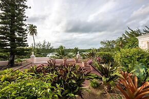 Palm Hill House 4 Bedroom Home