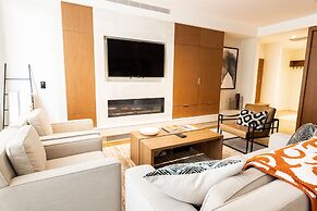 Mountain Modern 3 Bedroom Deluxe Condo, Sleeps 10! by RedAwning - Save