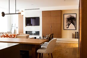 Mountain Modern 3 Bedroom Deluxe Condo, Sleeps 10! by RedAwning - Save