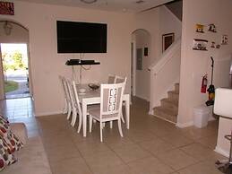 Cl 2224 Spacious 4br Tropical Townhome 4 Bedroom Townhouse by RedAwnin