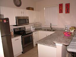 Cl 2224 Spacious 4br Tropical Townhome 4 Bedroom Townhouse by RedAwnin