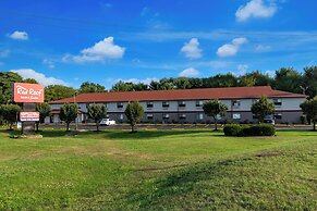 Red Roof Inn & Suites Vineland - Buena