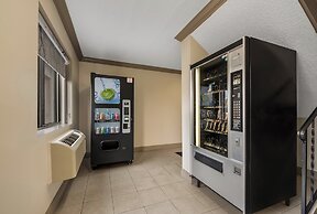 Red Roof Inn & Suites Vineland - Buena