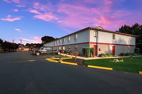 Red Roof Inn & Suites Vineland - Buena