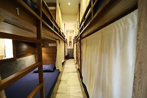 MAPLE SOCIAL HUBZ - Hostel