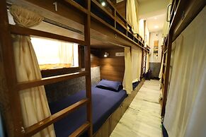 MAPLE SOCIAL HUBZ - Hostel