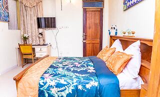 Art and Leisure-EB Hotel