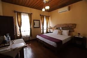 Olivia 1845 Guest House