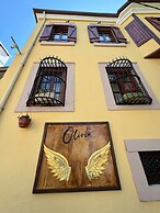 Olivia 1845 Guest House