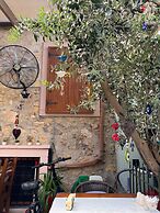 Olivia 1845 Guest House