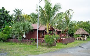Damnak Borey Resort