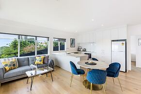 Sensational North Shore Retreat -Netflix