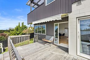 Sensational North Shore Retreat -Netflix