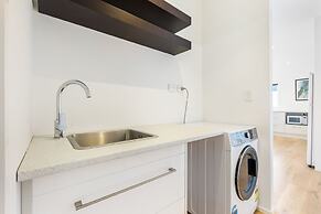 Sensational North Shore Retreat -Netflix