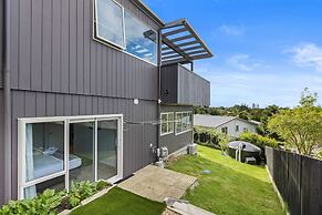 Sensational North Shore Retreat -Netflix