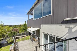 Sensational North Shore Retreat -Netflix