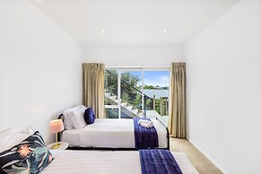 Sensational North Shore Retreat -Netflix
