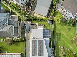 Sensational North Shore Retreat -Netflix