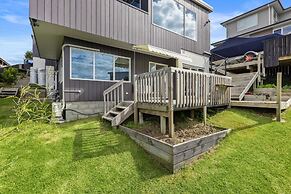 Sensational North Shore Retreat -Netflix