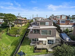 Sensational North Shore Retreat -Netflix