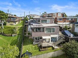 Sensational North Shore Retreat -Netflix