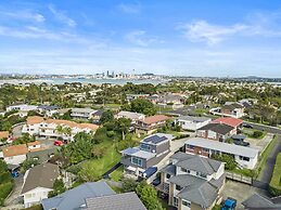 Sensational North Shore Retreat -Netflix