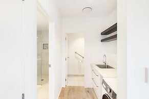 Sensational North Shore Retreat -Netflix