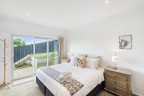 Sensational North Shore Retreat -Netflix