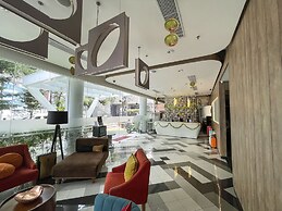 MaxOneHotels Premier Melawai