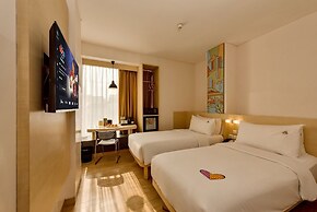 MaxOneHotels Premier Melawai