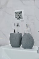 Seven City Apartments