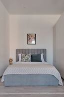 Seven City Apartments