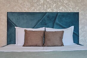 Seven City Apartments