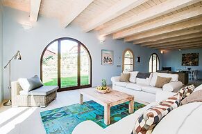Luxury 2 Rooms Apt Azure in Siena Resort