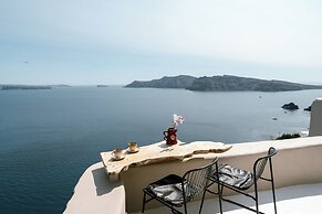 Nano Oia Canaves