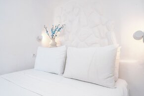 Nano Oia Canaves