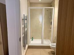 Large Private Flat in City Centre Leeds