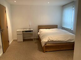 Large Private Flat in City Centre Leeds