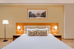 Lemon Tree Hotel Agra